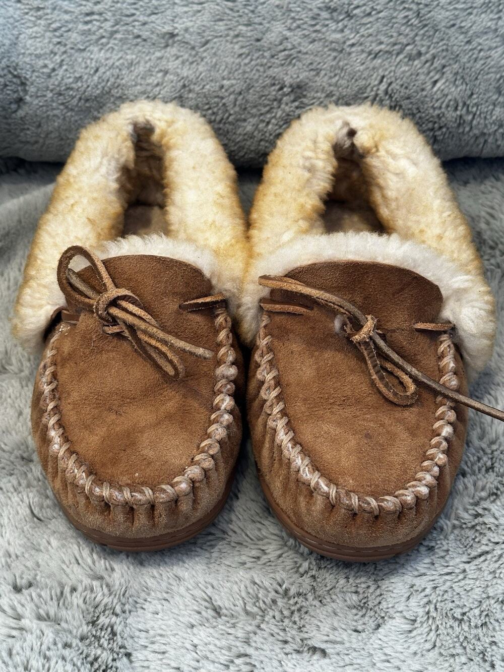 L.L.Bean Women's Wicked Good Moccasins Genuine Shearling Slippers Women’s 7M EUC